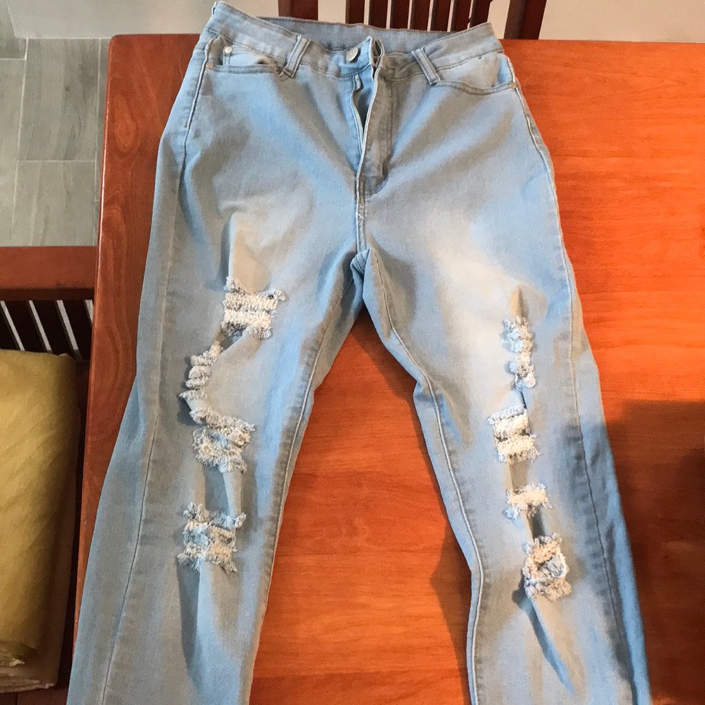 Fashion Nova Light Wash High Waisted Ripped Jeans!